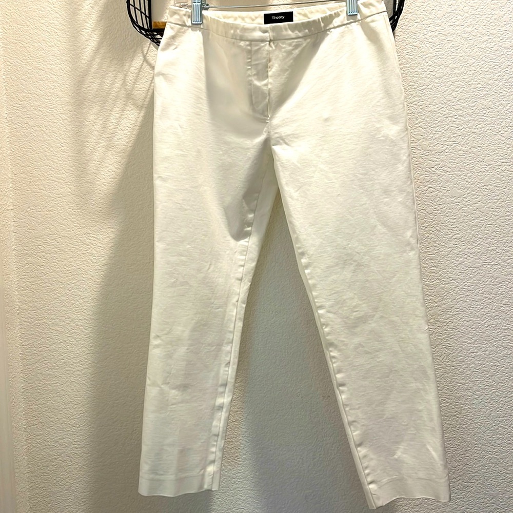 Theory off-white size 2 front button zip pants. Nice crepe fabric. No pockets.